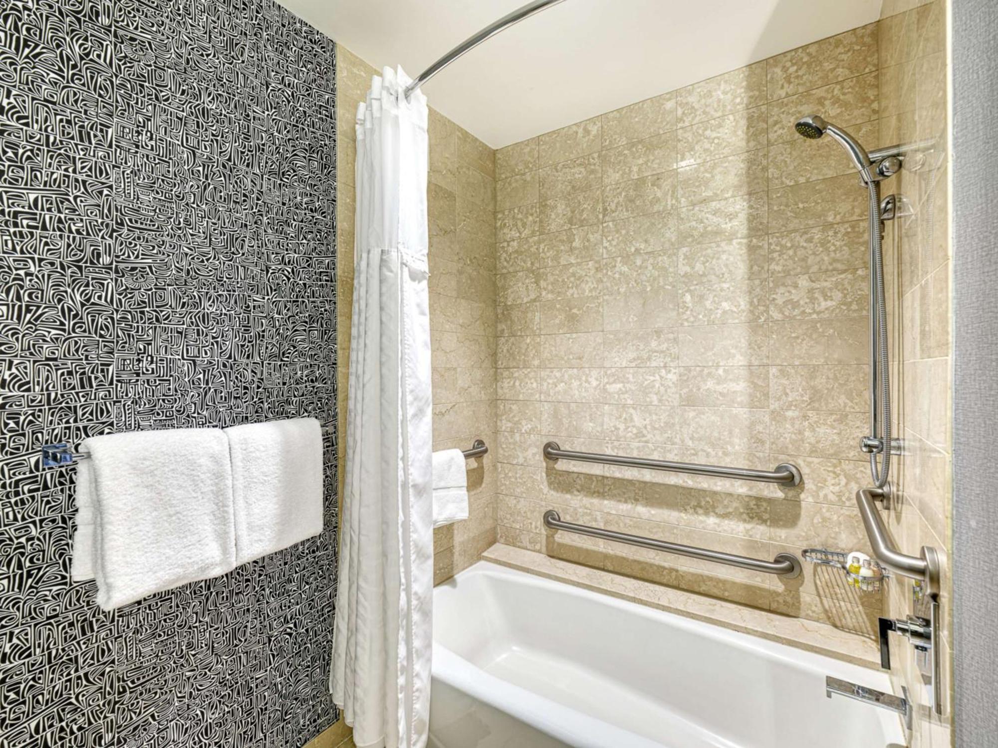 Royal Sonesta Hotel 5*