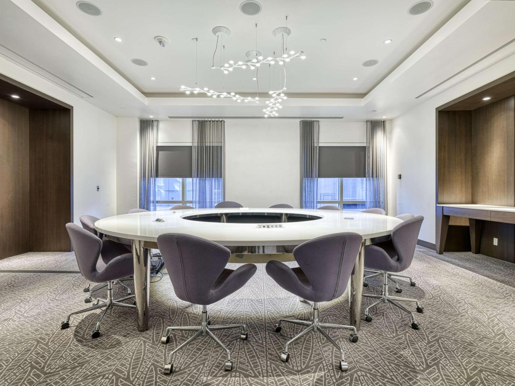Hotel Royal Sonesta 5*